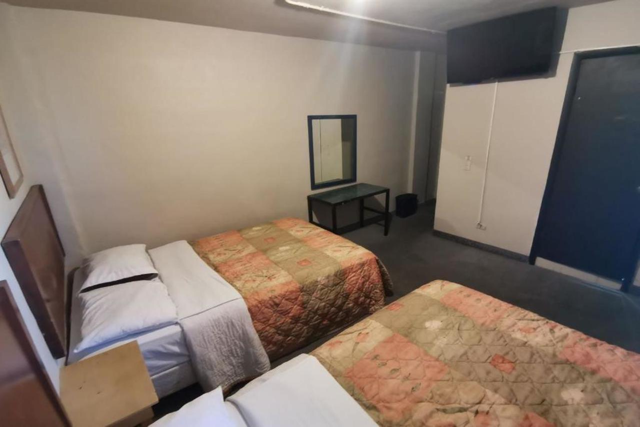 Capital O Hotel Plaza, 墨西卡利 外观 照片