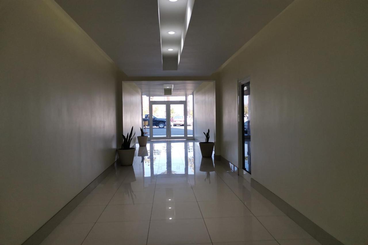 Capital O Hotel Plaza, 墨西卡利 外观 照片